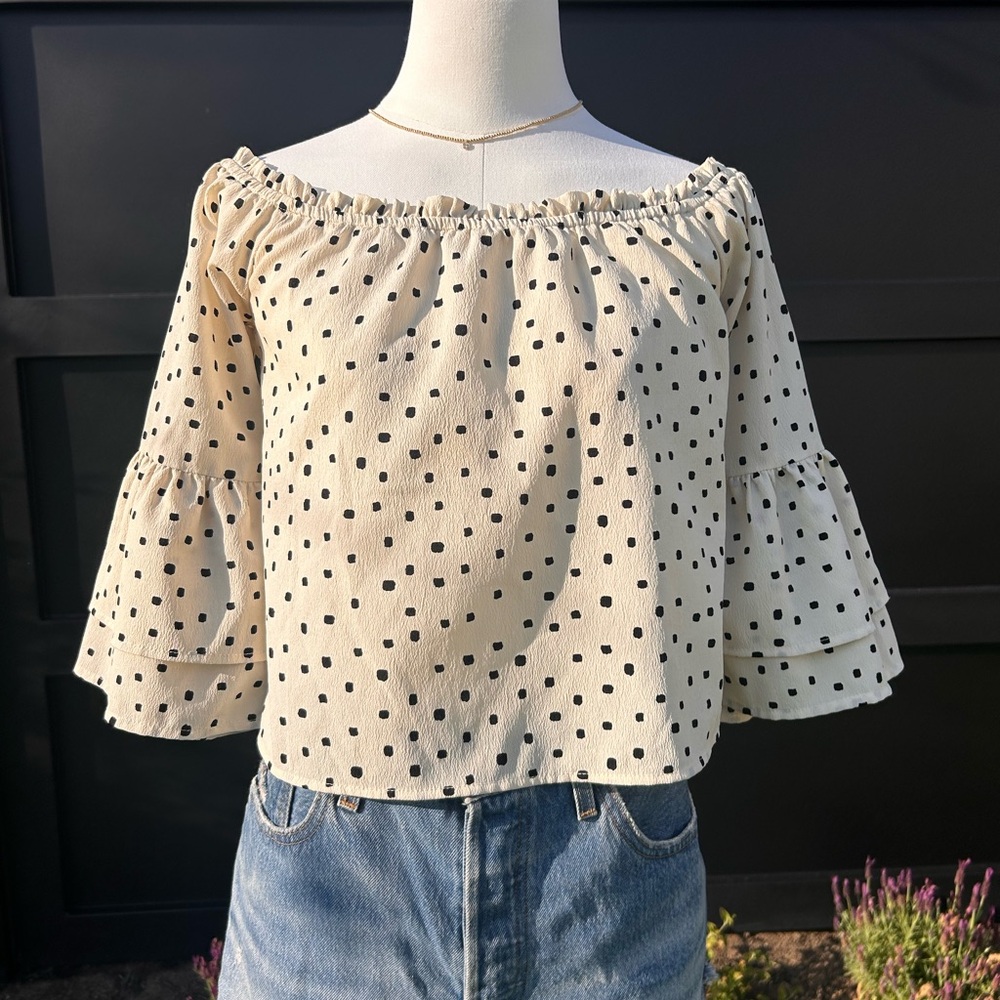 Amuse Society Polka Dot Top – Off-Shoulder, Feminine, Light & Flowy (Sz S)